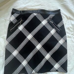 White House Black Market Black and White Mini Pencil Skirt for Work